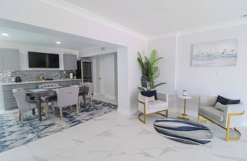 Ruskin House | Waterfront Elegance