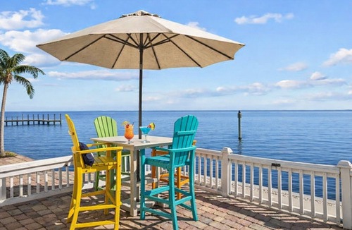 Coquina Key House | Waterfront Gated Resort Style Living Townhome St. Pete- 10 mins DT, 20 min Beach