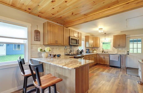 Fort Ann Cottage | Waterfront Haven Bi-level Lakefront Deck/game Cntr