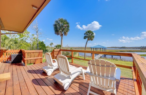 Girvin Cottage | Waterfront Jacksonville Gem w/Dock + Game Room!