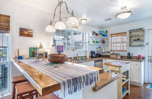 Jamaica Beach House | Waterfront Jamaica Beach 3/2.5 Bay Home with Private Pool