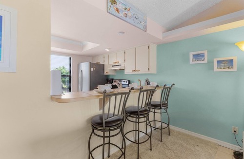 Pelican Condo | Waterfront Living, Stunning Sunsets, Community Pool - Condo Amber Sunset - Roelens