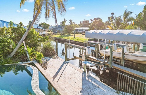 McGregor House | Waterfront Luxury: Pool, Dock, Hot Tub & Outdoor Kitchen