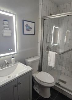 Downtown Juneau Hotel | Waterfront on Glacier