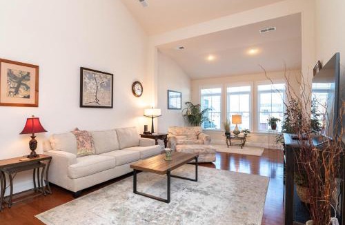 Sun Ridge House | Waterfront Resort with Community Amenities that Sleeps 13