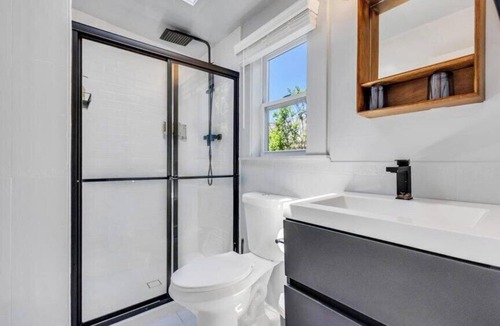 Hampton Bays Hotel | Waterfront studio and more in a Boutique Hotel, Heart of Hampton Bays,.