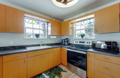 Weeki Wachee Gardens House | Waterfront Weeki Wachee Home w/Dock & Game Room!