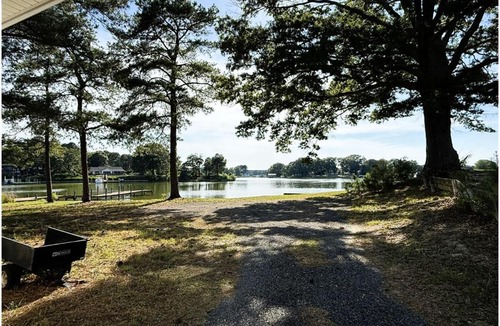 Reedville House | Waterfront Wicomico Bay Compound in Reedville, VA