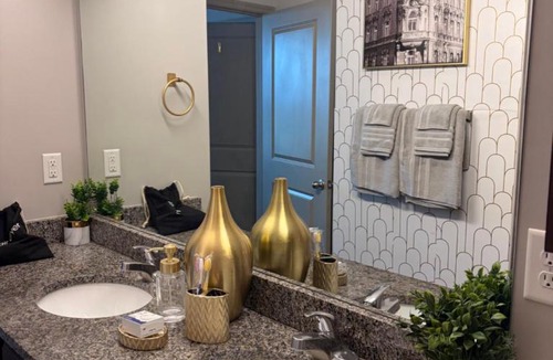 South Nashville Apartment | WealthyRich Luxury Stay 5 Min From Downtown Nashville