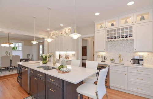 West New Haven Villa | Welcome to Dove Haven — a peaceful and stylish retreat in the heart of Westville. Relax in the private hot tub, enjoy cozy sun-filled spaces, and walk to charming cafés, top restaurants, and beautiful Edgewood Park. Minutes from Yale and downtown.
