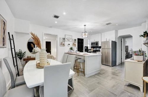 North Central Hollywood House | WELL EQUIPT VACATION HOME 5 MIN FROM THE BEACH, SHOPPING, WATERPARK, STATE PARK