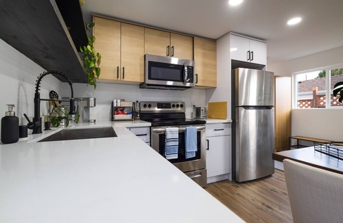 Arbor Heights House | West Seattle Bungalow - Yard, Patio & Washer & Dryer