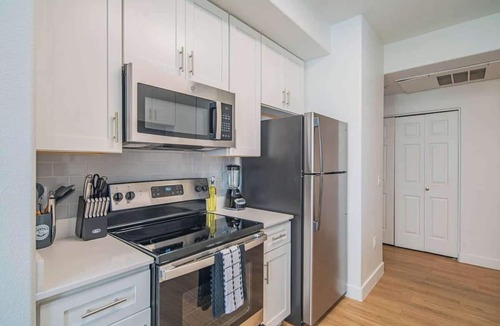 Glendale Sports and Entertainment District Apartment | Westgate District Stay | Pool, Gym, Parking & W/D