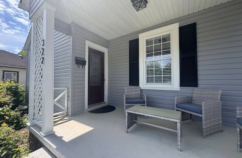 Danville House | Westhampton Retreat | 2bd/1bt | 1.1m from Casino