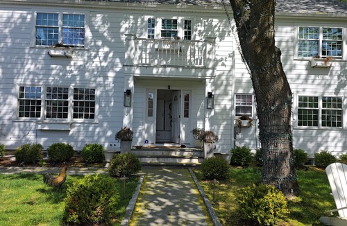 Westport House | Westport Dream Home 6 Bedroom/5 Bathroom Pool and Jacuzzi Steps to town