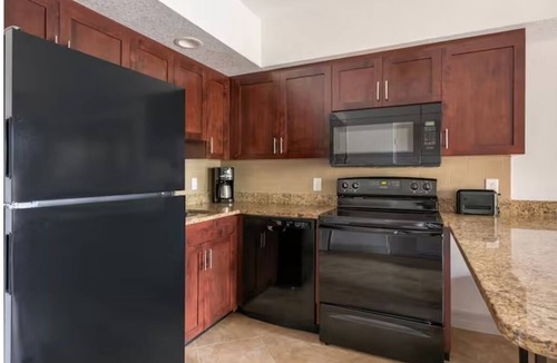 West Kissimmee Hotel | Where Great Vacations and Lasting Memories Begin! Full Kitchen, Outdoor Pool!