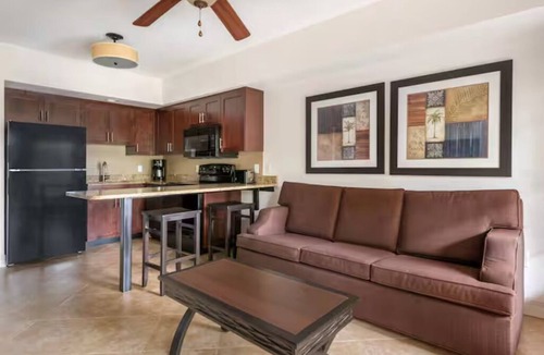 West Kissimmee Hotel | Where Great Vacations and Lasting Memories Begin! Full Kitchen, Outdoor Pool!