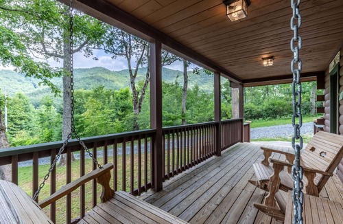 Robbinsville Cabin | Whippoorwill Lake-Fire Pit - Covered Porch - Gas Grill