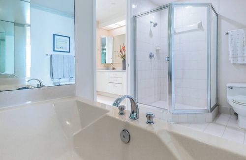 Sand Key Condo | WHITE SANDS BEACHFRONT SUNSET SUNRISE LUX EVERY ROOM SEA 3POOLS SPAS IN/OUT