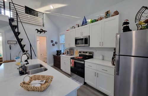 Carova Beach Cottage | Wild Horses - 4x4 Beach - Quiet & Cozy