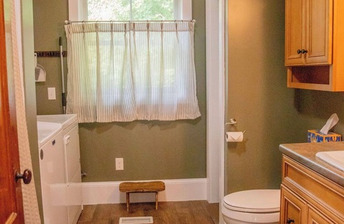 Canton House | Willow View-Minutes from SLU & SUNY University- 4-bd Farmhouse Family Friendly