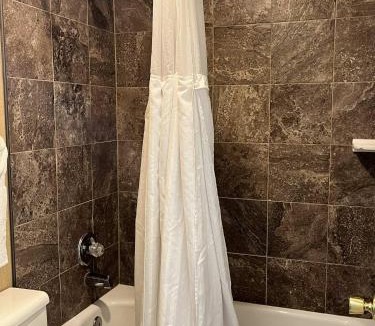 Town of Oswegatchie Hotel | Windjammer Lodge