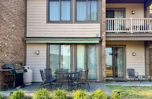 Westland House | Windmill Point' Home: Steps to Beach & Pier!
