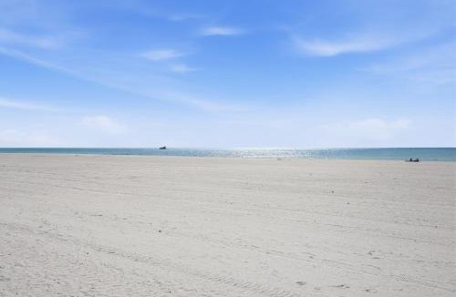 Fort Myers Beach Hotel | Windward Passage