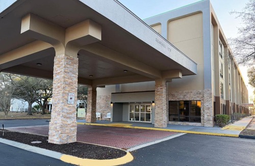 Baymeadows Hotel | Wingate by Wyndham Jacksonville FL