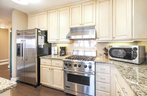 Banner Elk Condo | Wintergreens R1611- Mtn Condo/View, Gated Resort, Indoor/Outdoor Pools & Hot Tub