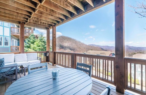 Banner Elk Condo | Wintergreens R1611- Mtn Condo/View, Gated Resort, Indoor/Outdoor Pools & Hot Tub