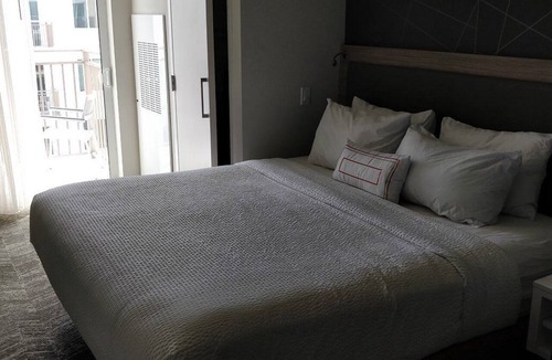 Clearwater Beach Hotel | Wonderful Vacation Stay! 4 Modern Suites, Complimentary Buffet Breakfast, Pool