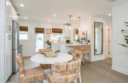Parker Ridge Apartment | WPB Private Luxury 2 Bedroom Escape in Antique Row
