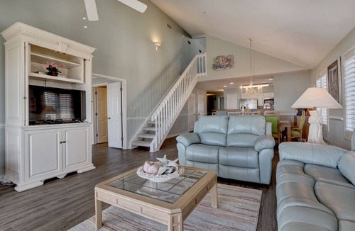 Shell Island Condo | Wrightsville Dunes B-3A - Oceanfront condo with community pool, tennis, beach