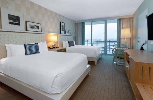 Clearwater Beach Hotel | Wyndham Grand Clearwater Beach