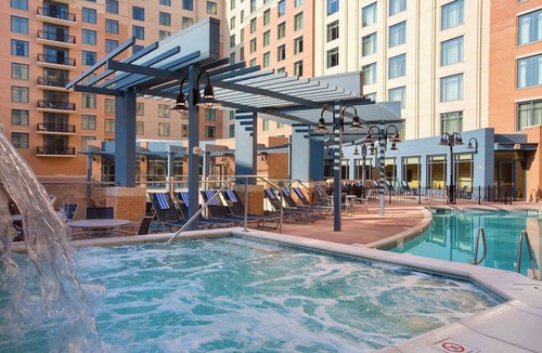 National Harbor Condo | Wyndham National Harbor 2BR Apartment with Resort Access