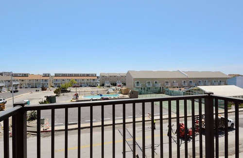 Midtown Ocean City Condo | XPLORIE ACTIVITIES & LINENS INCLUDED*! PANORAMIC VIEWS! Bahama Princess-Direct bayfront 2BR/2BA condo.