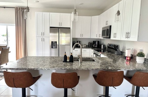 Jacarandas House | Your Cozy Corner in Cape Coral