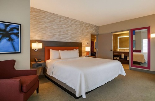 Florida Central Atlantic Coast Hotel | Your Florida Home Away from Home! Kitchenette, Pets Allowed, Outdoor Pool!