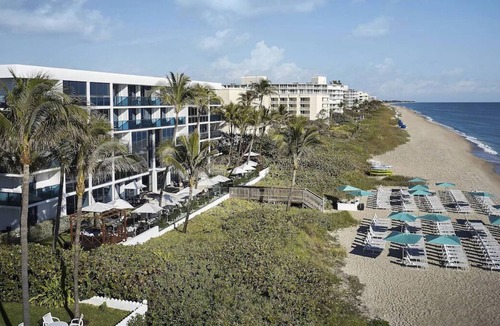 Palm Beach House | Your Home Away From Home! 3 Modern Rooms | Private Beach Access + Free Parking