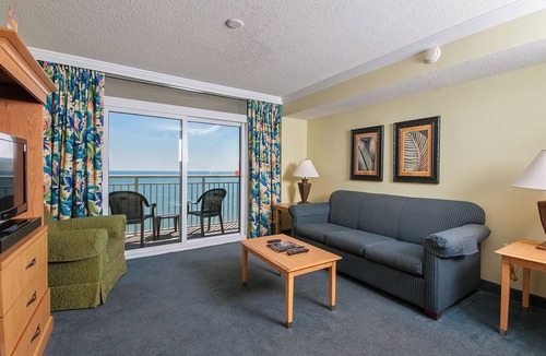 Myrtle Beach Hotel | Your Oceanfront Escape Awaits in 4 Balcony Suites Near Myrtle Beach Boardwalk