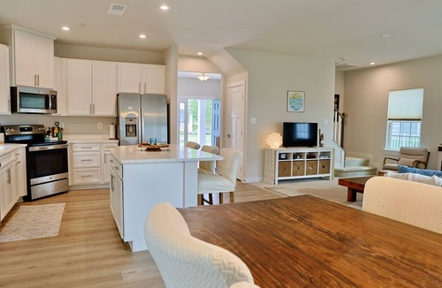 Bayside House | Zen Cove at Bayside | Pet Friendly Resort Home
