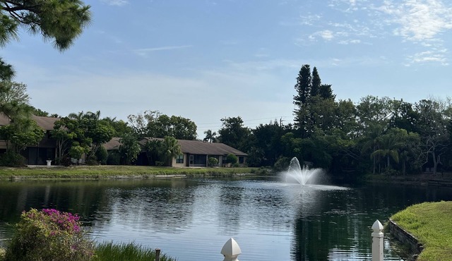 1 Comfy Condo Less than 5 miles from Gulf Beaches