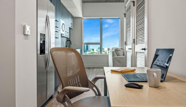 14th Floor SkySuite Studio | DT Views | Pool & Gym