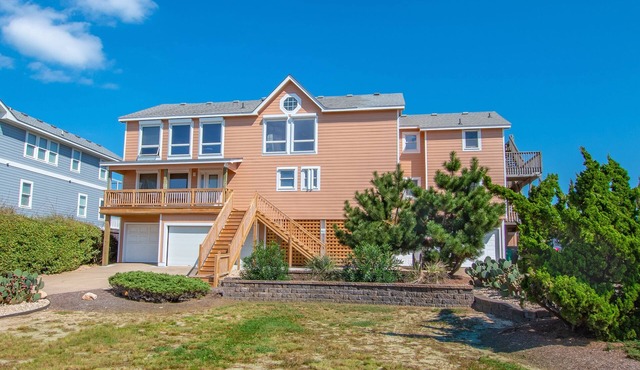 1922 - Salt Spray - Oceanfront Corolla Retreat w/Hot Tub & Views