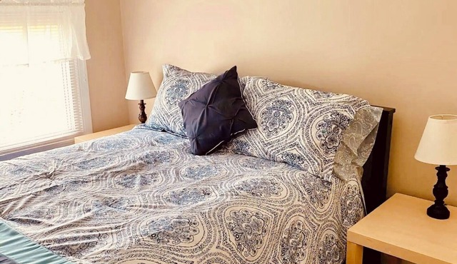 2-bedroom apartment just a short walk from the Saint Lawrence River.