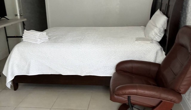 2 Bedrooms, 1 Full Bath Home