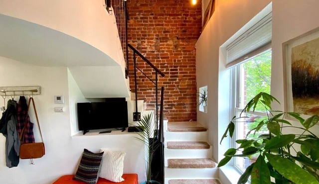 2 Fl Loft, East Rock, YALE, SOM, New Haven, @ State St/Bishop St -Anchor Lodging