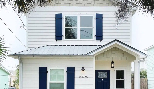 2 MASTER SUITES- 4BR/3.5 Bath, Private Access Beach, Perfect for 2 Families!