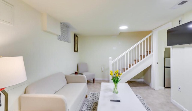 2 Mi to Dtwn DC: 1BD Apt Near Howard University